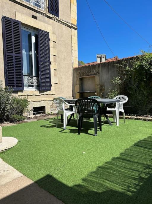 Tres Grand Appartement Ancien Avec Petit Jardin Nevers Exteriér fotografie